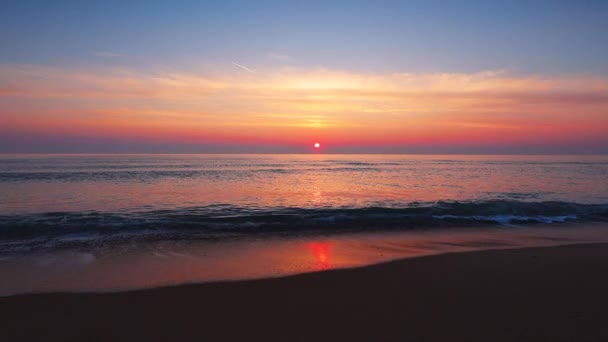 Meer Oder Ozean Sonnenaufgang Und Tropischer Strand Wellen Waschen Den — Stockvideo