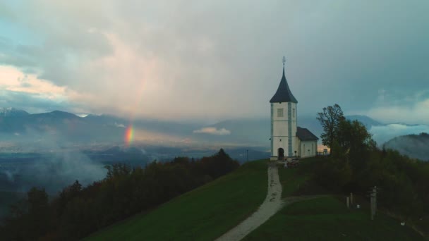 Hava Dron Görünümünü Slovenya Sava Vadisi Nin Üst Kilisede Aziz — Stok video