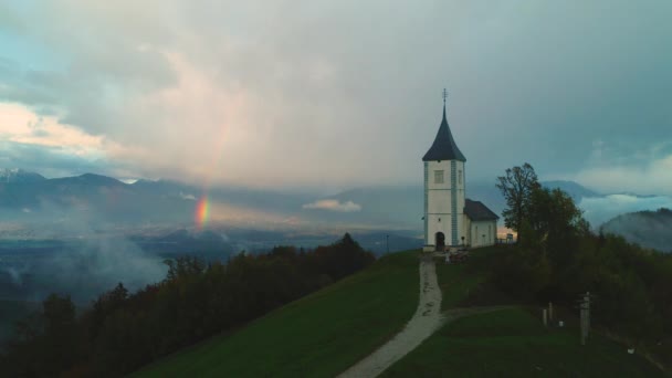 Vue Aérienne Par Drone Église Saint Tomas Dans Haut Vallée — Video