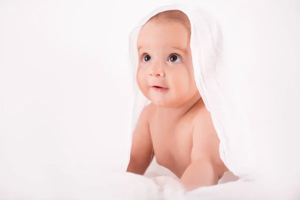 Schattige baby jongen geïsoleerd op witte achtergrond. Happy Kid. — Stockfoto