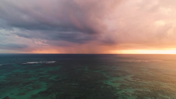 Luchtfoto Van Dramatische Sunrise Sky Caribbean Sea Reef Atlantische Oceaan — Stockvideo