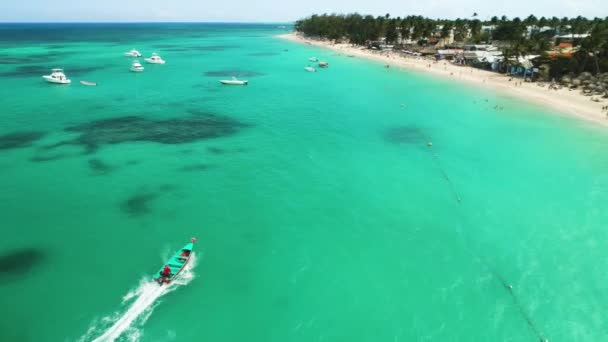 Vista Aérea Veleros Playa Tropical Mar Caribe Vacaciones Isla Exótica — Vídeos de Stock