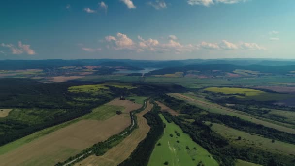 可鸟瞰农田 森林和水坝 达尔戈波尔 瓦尔纳 保加利亚 — 图库视频影像
