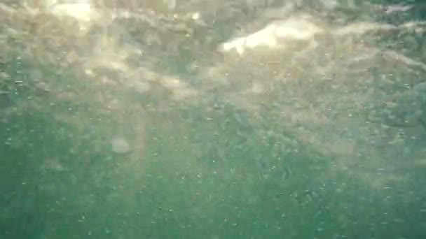 Sott Acqua Onde Marine Con Raggi Sole Che Brillano Attraverso — Video Stock