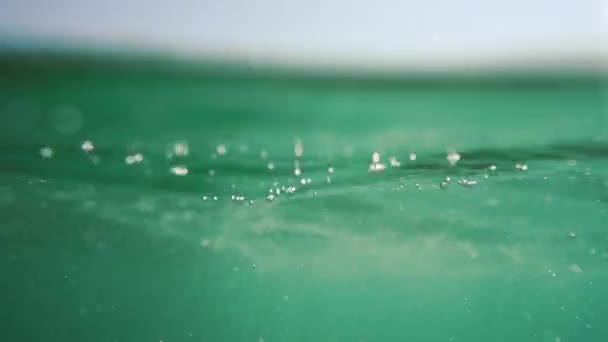 Υποβρύχια Θαλάσσια Κύματα Ακτίνες Ηλίου Λάμπουν Μέσα Στο Νερό — Αρχείο Βίντεο