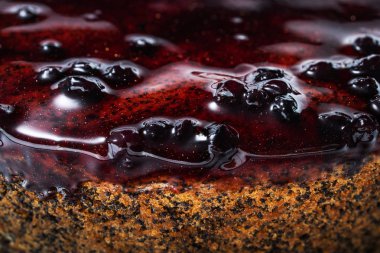 Berry meyve, chia tahıl ve fındık izole ile Kek