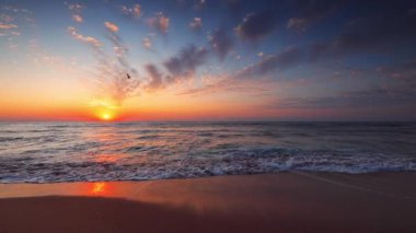 Tropik ada plajında rahatlama. Leş deniz gündoğumu, Punta Cana, Dominik Cumhuriyeti