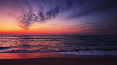 Tropik ada plajında rahatlama. Leş deniz gündoğumu, Punta Cana, Dominik Cumhuriyeti