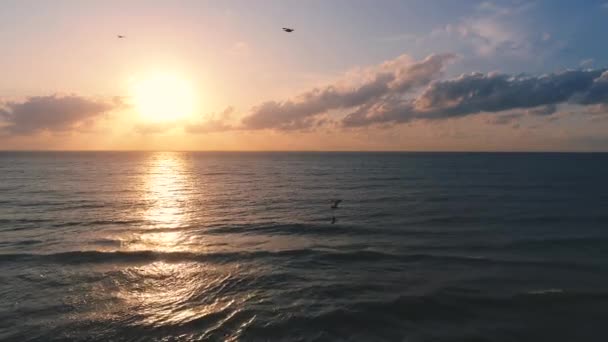 Relaxamento Manhã Inspiradora Sobre Ondas Mar Nascer Sol Praia — Vídeo de Stock