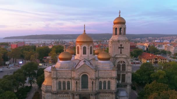 瓦尔纳市景 城市鸟瞰图和升天大教堂 — 图库视频影像