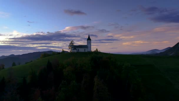 Veduta Aerea Del Paesaggio Della Chiesa San Primoz Vicino Jamnik — Video Stock