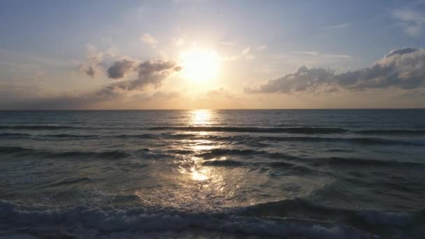 Mar Nascer Sol Praia Tropical Ondas Lavando Areia — Vídeo de Stock