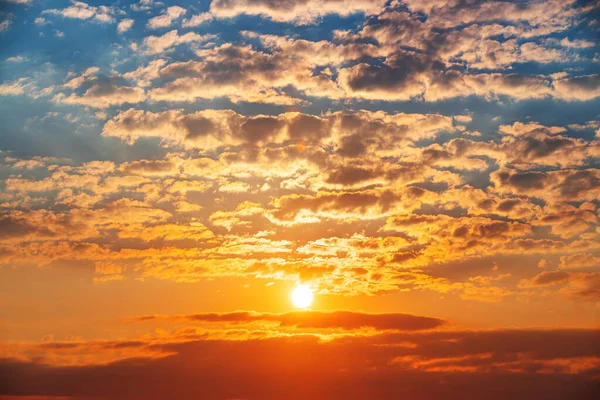 Luchtwolken Bij Zonsondergang Zonsopgang — Stockfoto