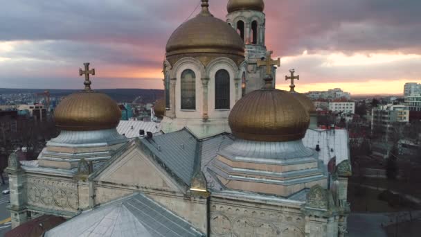 Katedralen Antagandet Varna Centrum Bulgarien Och Bakgrund Solnedgången Himlen — Stockvideo