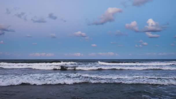 Mar Amanecer Grandes Olas Onduladas — Vídeos de Stock
