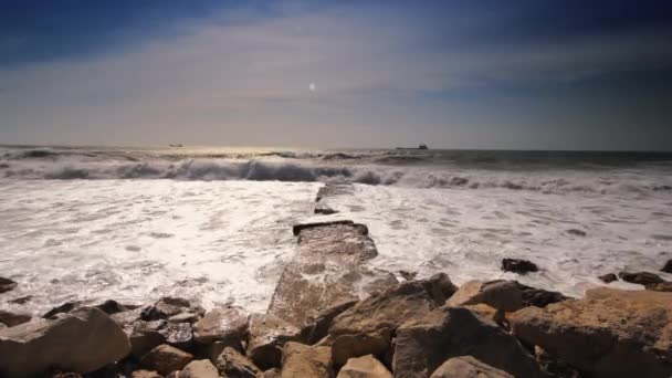 Soluppgången Stranden Naturlig Avkoppling Inspirerande Morgon Över Havsvågorna — Stockvideo