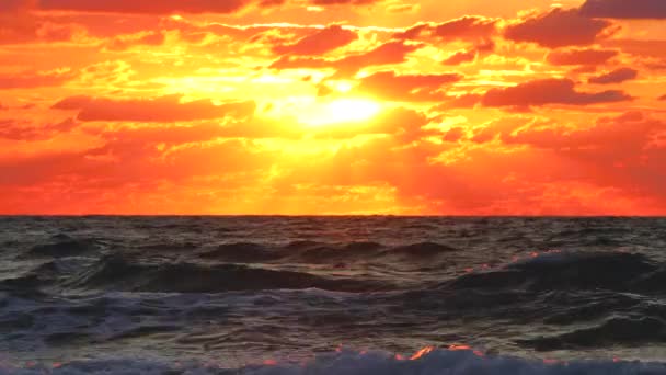 Vacker Soluppgång Över Havet — Stockvideo