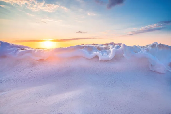 Deniz Dalgası Yakın Alçak Açılı Güneşli Bir Çekim — Stok fotoğraf