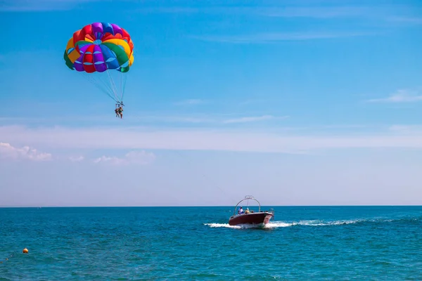 Parasailing Boat Ride Extreme Fun Activity Sea People — Stock Photo, Image