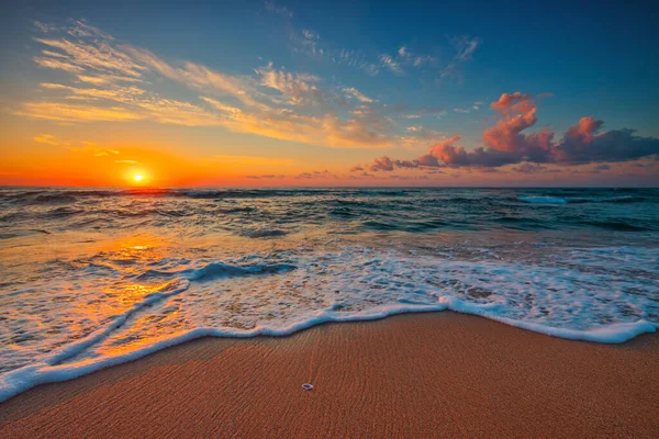 Vakkert Skydekke Havet Soloppgang Skudd – stockfoto