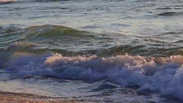 Ocean Beach Sunrise Video Onde Spruzzate Sulla Sabbia Del Mare — Video Stock