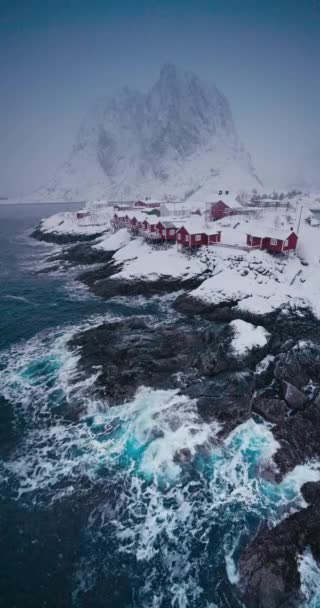 Vertikální Zimní Přímořská Oblast Norského Mořského Pobřeží Rybářská Vesnice Hamnoy — Stock video