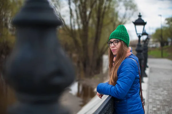 Spaceru na ulicy miasta — Zdjęcie stockowe