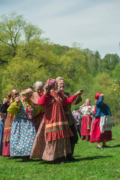 Rito ruso antiguo: bailes tradicionales . — Foto de Stock