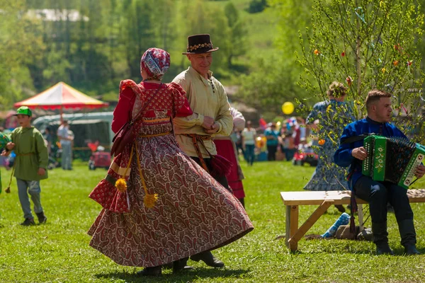 Rito ruso antiguo: bailes tradicionales . — Foto de Stock