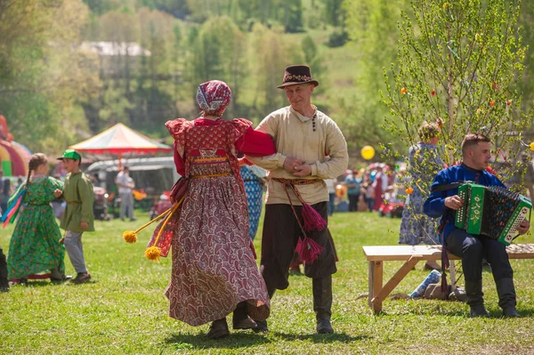 Rito ruso antiguo: bailes tradicionales . — Foto de Stock