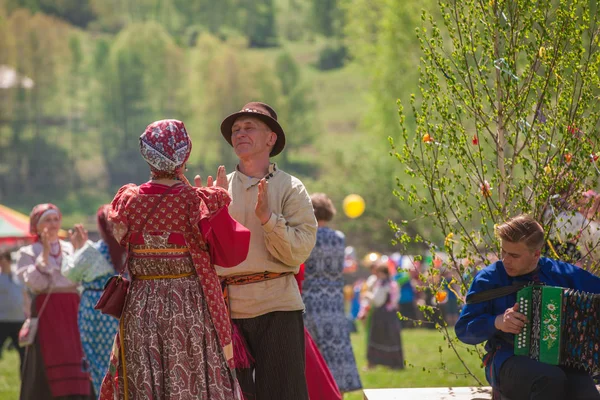 Staré ruské obřad: tradiční tance. — Stock fotografie