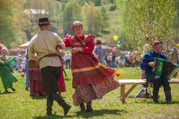 Rito ruso antiguo: bailes tradicionales . — Foto de Stock