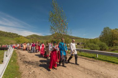 Eski Rus ayin: daha fazla batıyor onun için bir huş ile alayı.