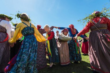 Eski Rus ayin: geleneksel dansları.