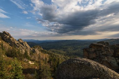 Altay dağlarında görünümünde Güzellik