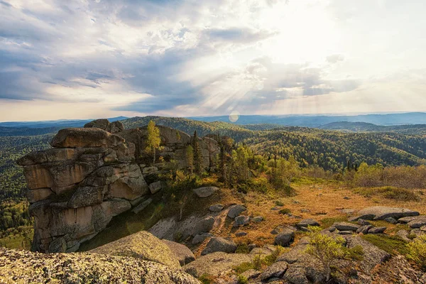 Altay dağlarında görünümünde Güzellik