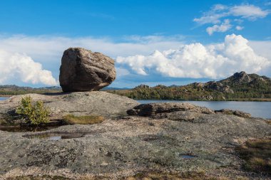 Güzellik görünüm Kolyvan göl kenarında