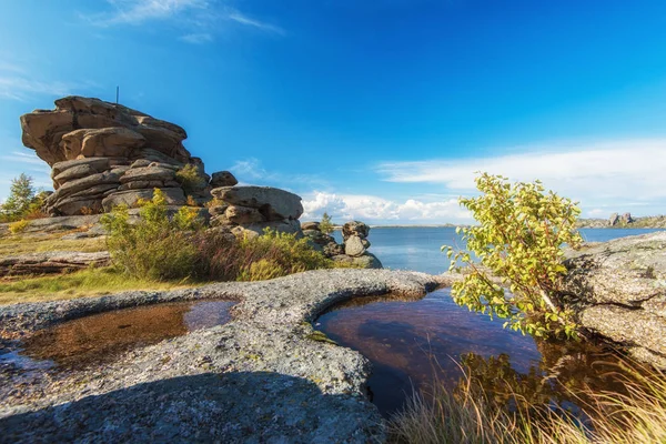 Vista de beleza no lago Kolyvan — Fotografia de Stock