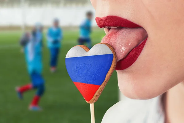 Lèvres et biscuits avec drapeau — Photo
