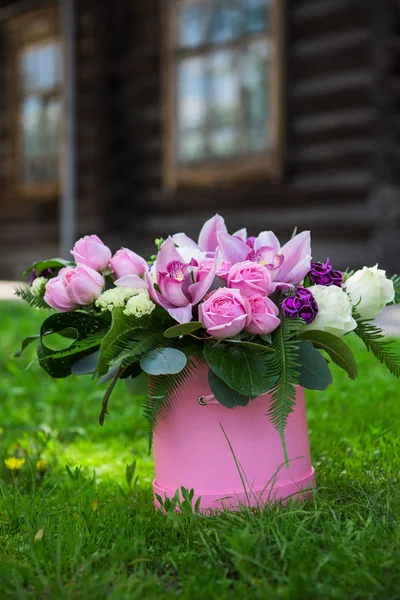 Bouquet de fleurs différentes — Photo