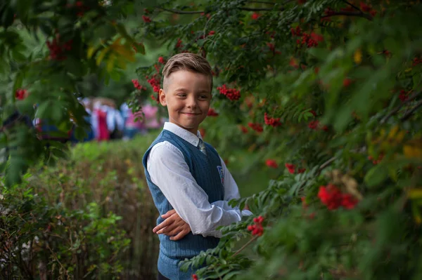 Poprvé První Třídě Šťastný Kluk Škole Pozadí — Stock fotografie