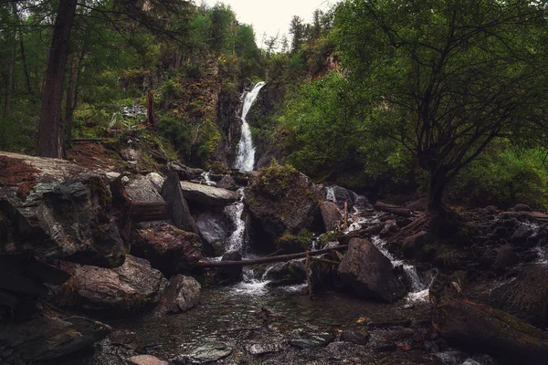 アルタイ山脈の滝 — ストック写真