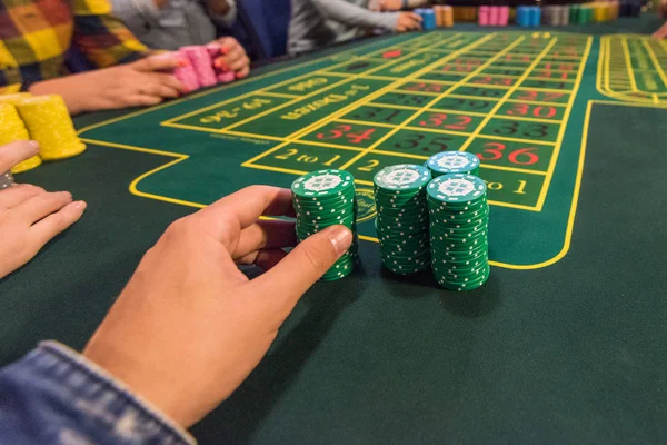 Casino, juegos de azar y entretenimiento concepto — Foto de Stock