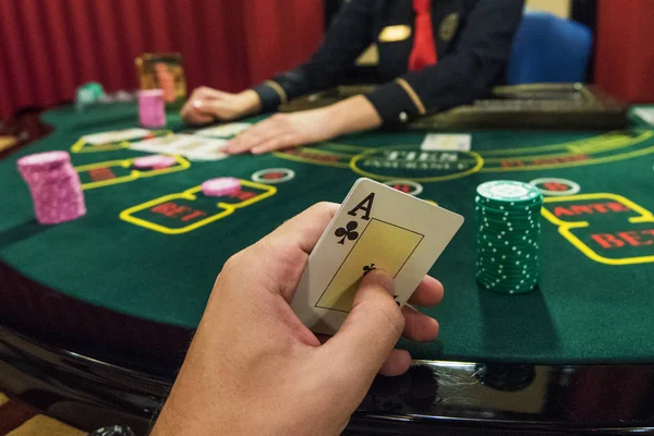 Casino, juegos de azar y entretenimiento concepto — Foto de Stock