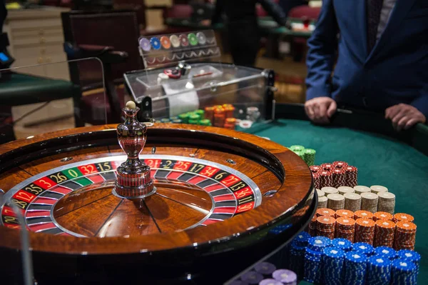 Casino, juegos de azar y entretenimiento concepto —  Fotos de Stock