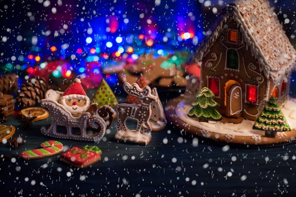 Işıklı ev gingerbread