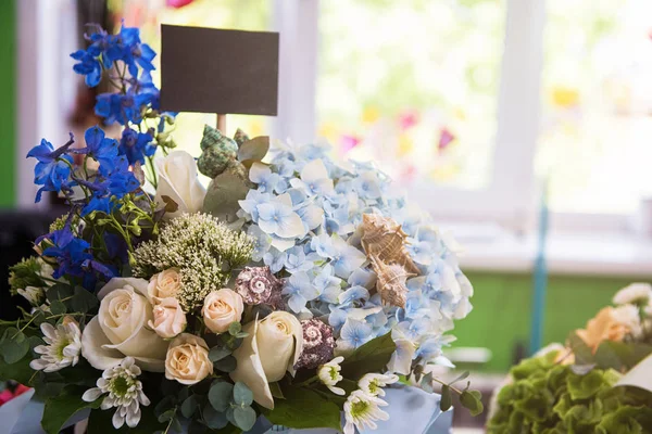 Strauß verschiedener Blumen — Stockfoto