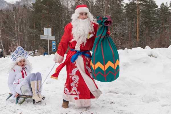 Altaiskaya zimovka vakantie - de eerste dag van de winter — Stockfoto