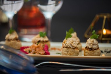 Fıçı Somon Balık ve krema sos ile