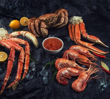 Taze deniz ürünleri kümesi